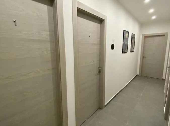 Residenza Via Verdi 招待所 3*